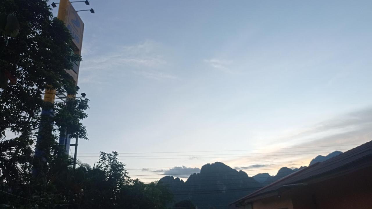 Inthavong Hotel/Guest House Vang Vieng Ngoại thất bức ảnh